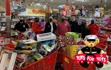 Toys for Tots 2021 Group Photo